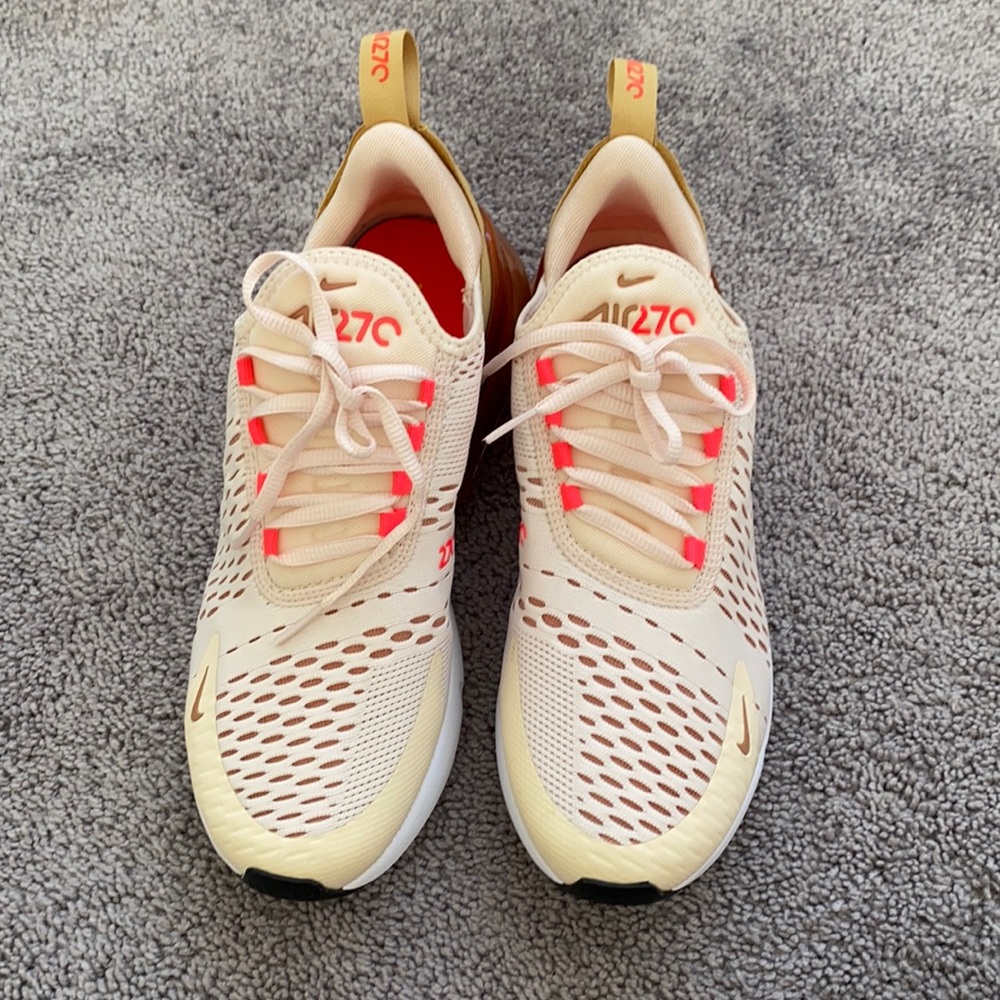 Nike Air Max 270.